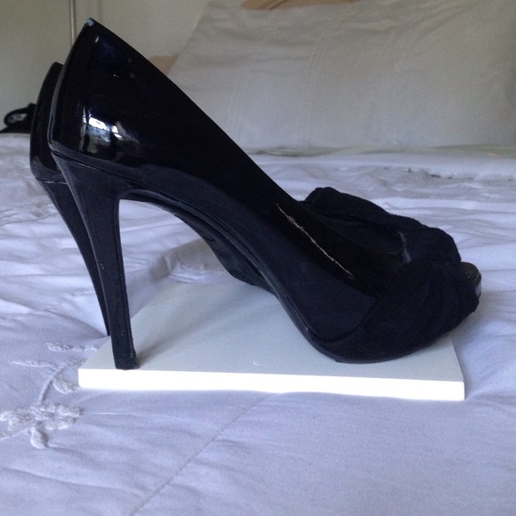 Black,ADORABLE heals 😍