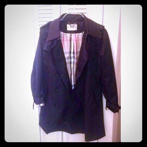 Women's Burberry Trenchcoat