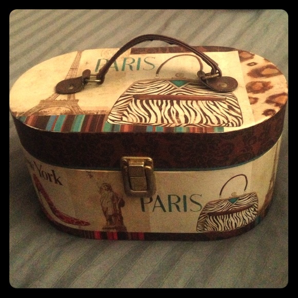 Vintage Paris travel makeup carrier