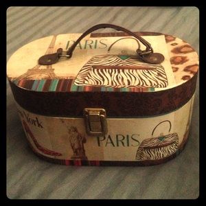 Vintage Paris travel makeup carrier
