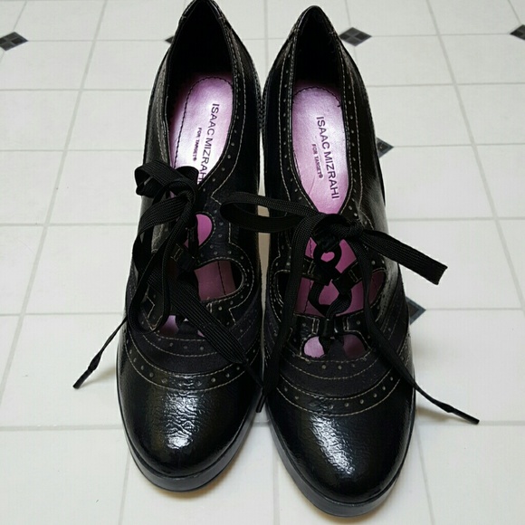 Sz 7.5 Ladies black leather oxford style heels
