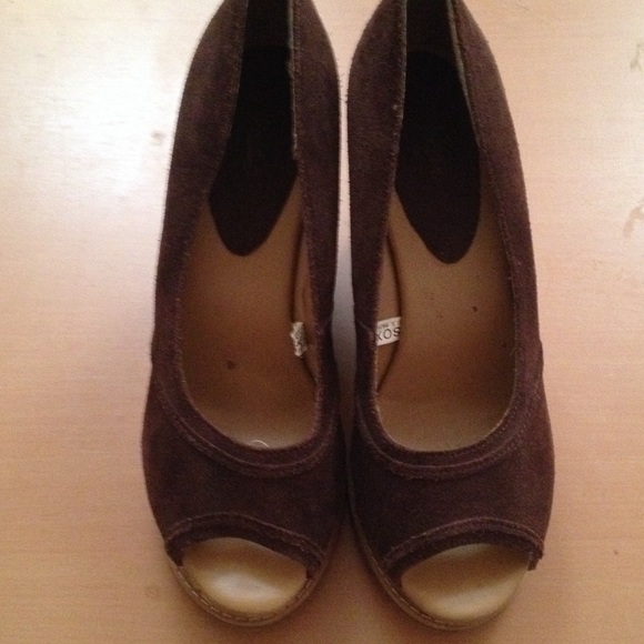 Brown Wedges.