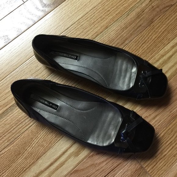 SALE Bandolino flats - Picture 1 of 3
