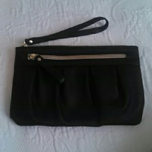 Black clutch