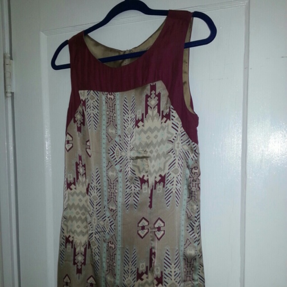 Tribal dress with maroon trim