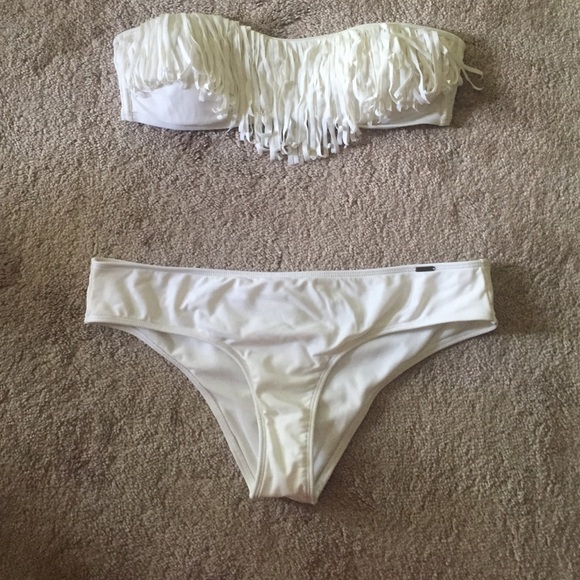 Hollister Other - EUC Hollister White Fringe Bikini