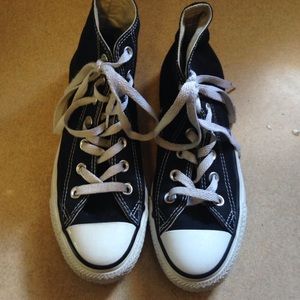 converse black and white hightops !SALE!