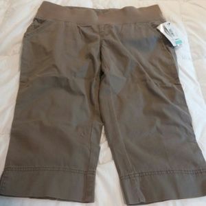 Brand new Olive green maternity capris