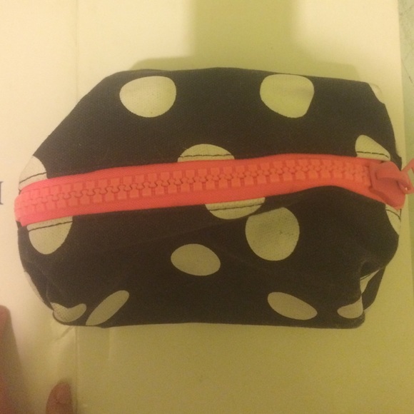 polka dot cosmetic bag - Picture 2 of 3