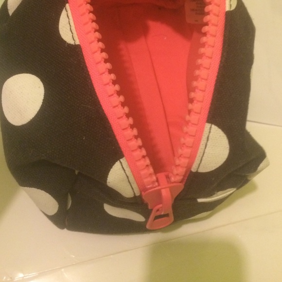 polka dot cosmetic bag - Picture 3 of 3