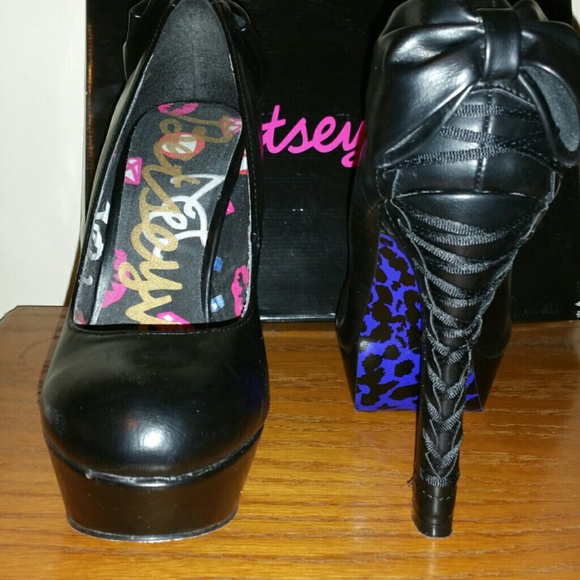 ❌SOLD❌ Cute Betsyville Black shoe with - Picture 3 of 3