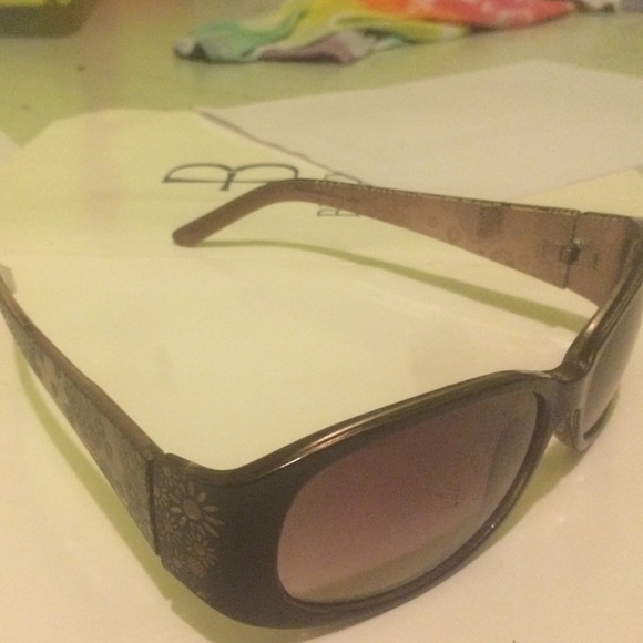 sunglasses bundle - Picture 4 of 4