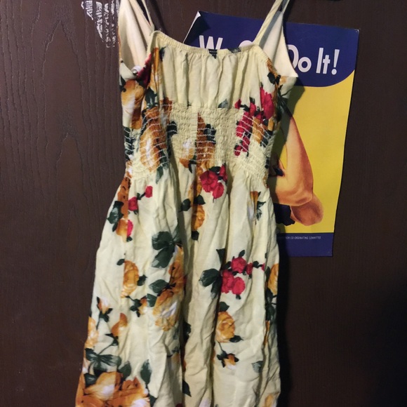 Summer dress - Picture 3 of 4