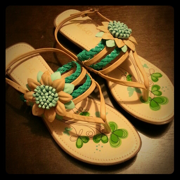 Gorgeous Alive & Co sandals