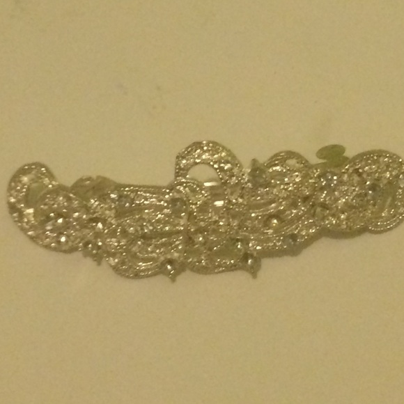 GORGEOUS HAIR CLIP - Picture 2 of 3