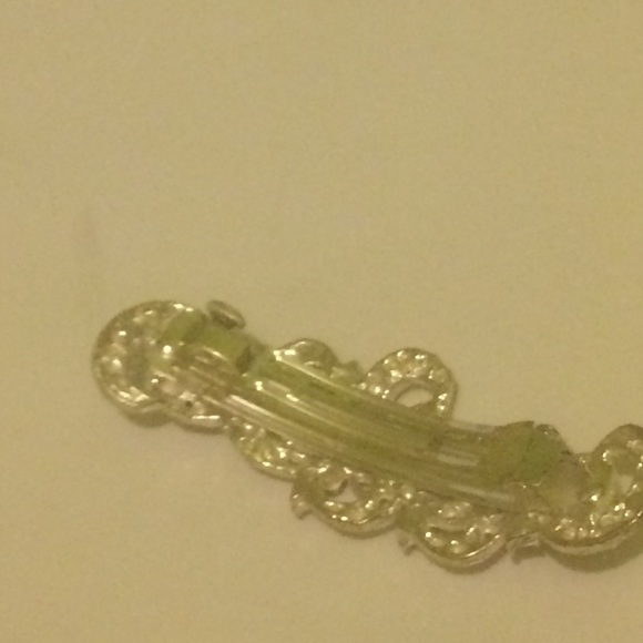 GORGEOUS HAIR CLIP - Picture 3 of 3