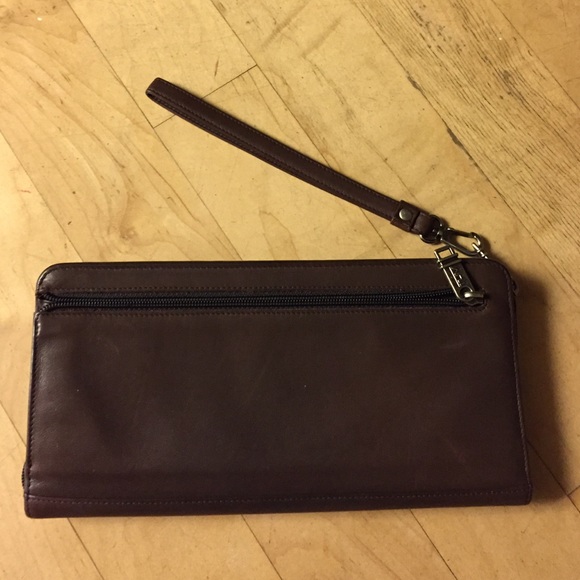 Tumi Clutches & Wallets - Authentic TUMI leather clutch