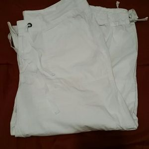 Liz Claiborne white capris  sz 12