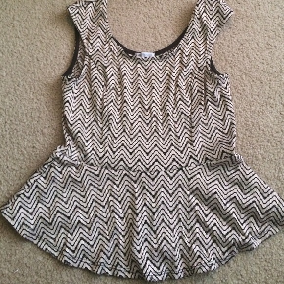 ‼️SOLD‼️ Lace peplum top - Picture 1 of 2