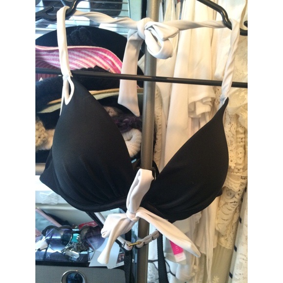 Victoria's Secret swim top 34b