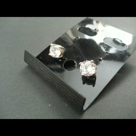 Cubic ziconia studs