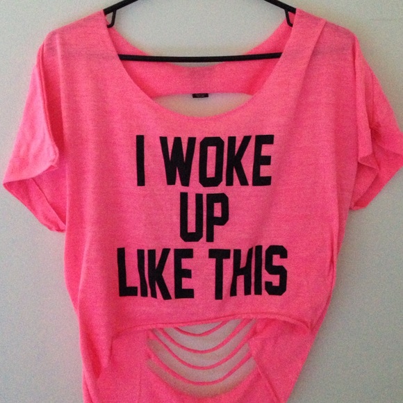 Cute crop shirt🎀