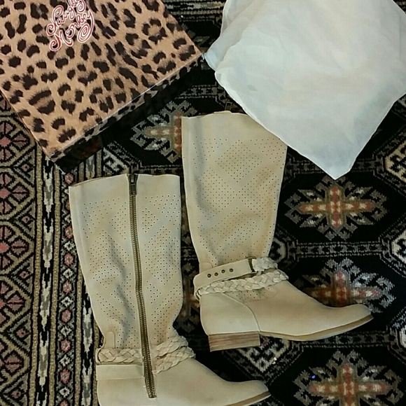 Naughty Monkey boots  Fine Day Cream - Picture 3 of 4