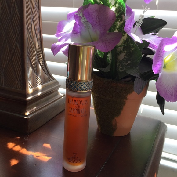 Elizabeth Taylor diamonds and shaphires EDP. - Picture 1 of 4