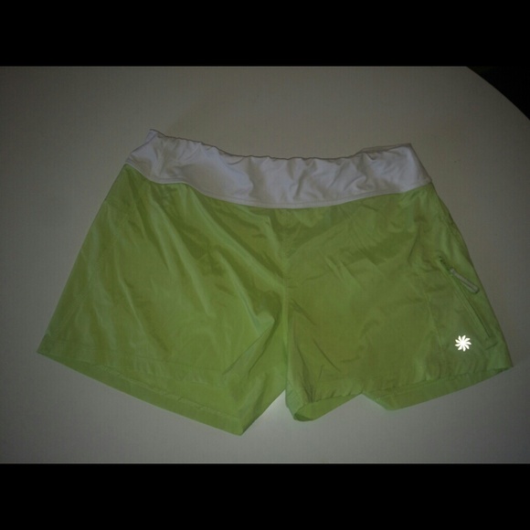 Shorts - Picture 2 of 3