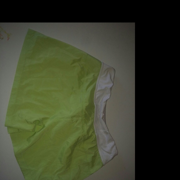 Shorts - Picture 3 of 3