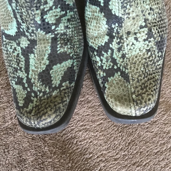 Sneak skin looks , beautiful boots with zipper - Picture 4 of 4