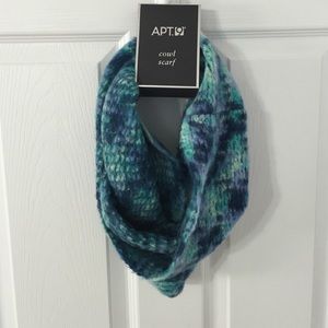 NWT COWL SCARF