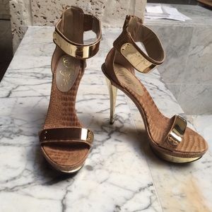BRAND NEW Fergie Heels
