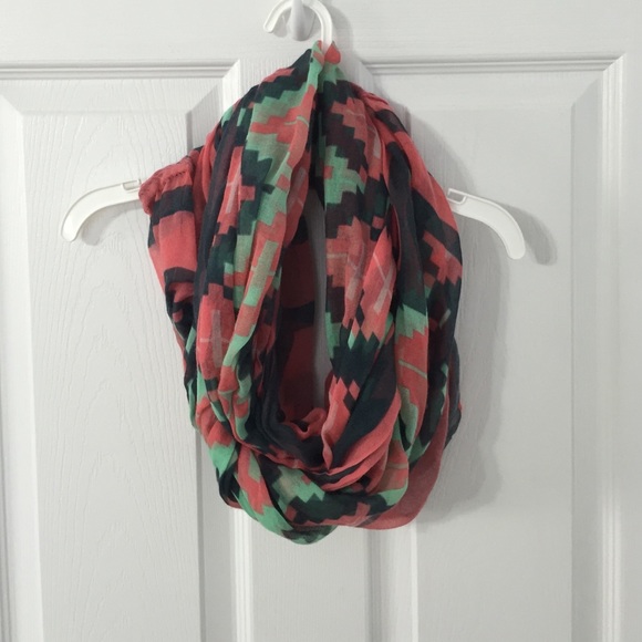 ADORABLE INFINITY SCARF