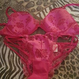 Presentation bra and panty.