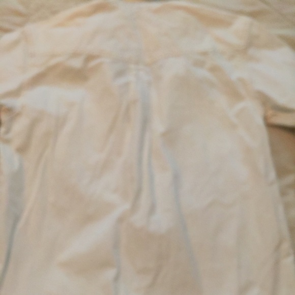 White shirt - Picture 4 of 4