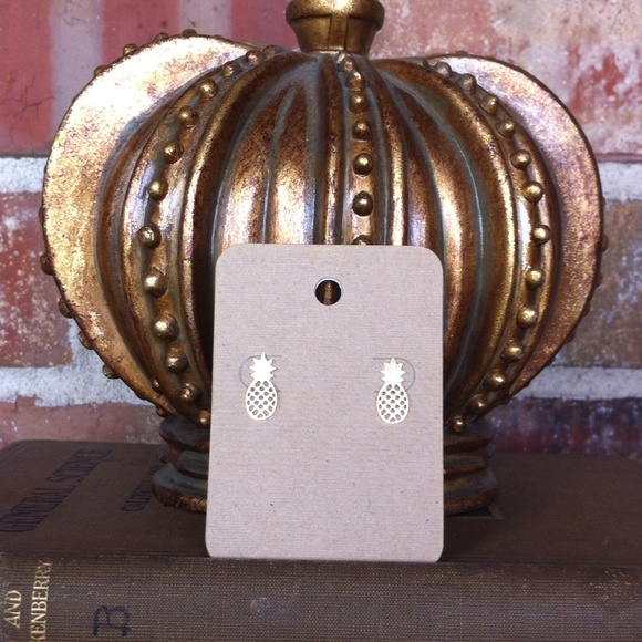 Boutique Jewelry - NWT Dainty Gold Pineapple Stud Earrings
