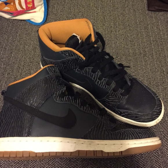 NIKE high tops, size 9