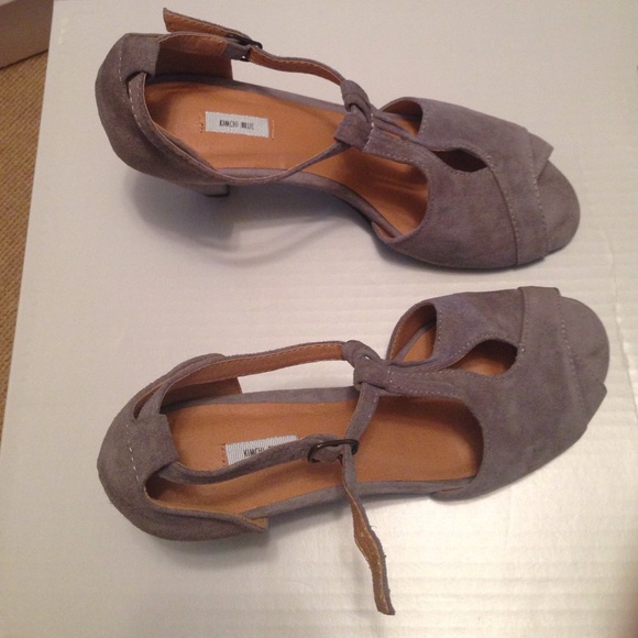 NWT‼️ SZ 7 SUEDE PEEP TOE PERI-GREY HEELS SO CUTE! - Picture 2 of 4