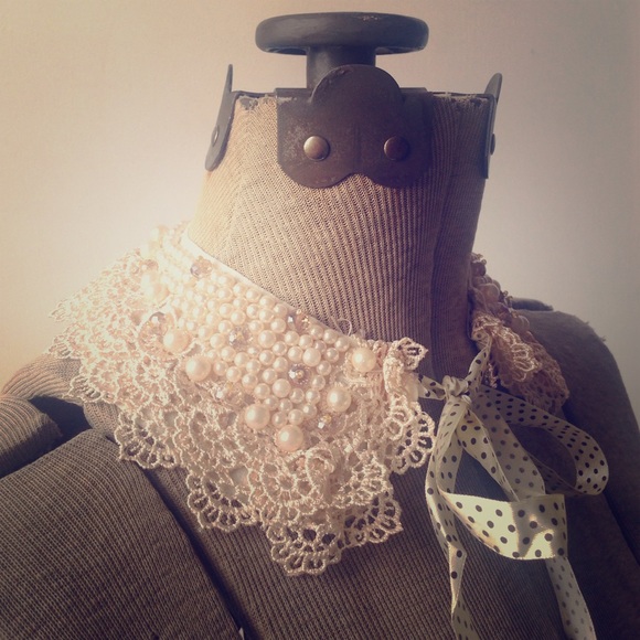 d e c o  c o l l a r