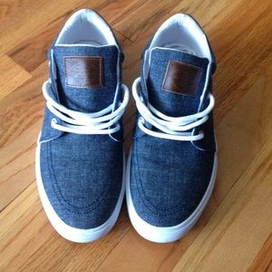 St. Johns Bay canvas shoes 👟