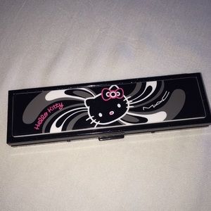 💯 Authentic MAC Hello Kitty Eyeshadow Pallette
