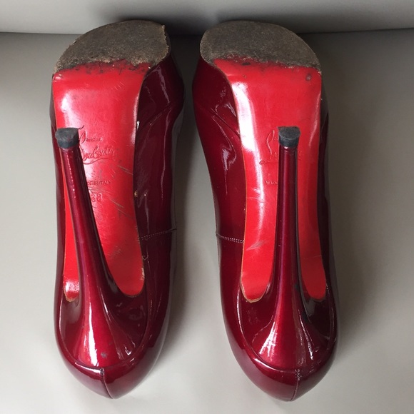 Christian Louboutin Bianca Burgundy Patent Leather - Picture 4 of 4