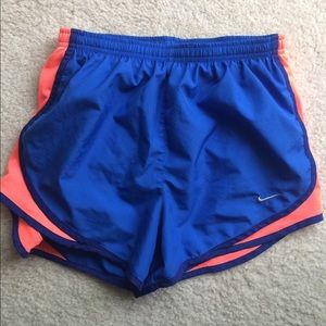Nike shorts size medium