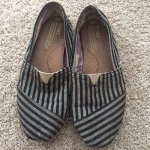 Black striped Toms