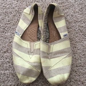Yellow Striped Toms