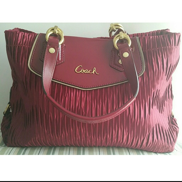 🏆BRANDNEW 🏆Burgundy Satin Coach Purse w/ tags