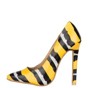 Black, yellow & white snake print pumps 4.5"