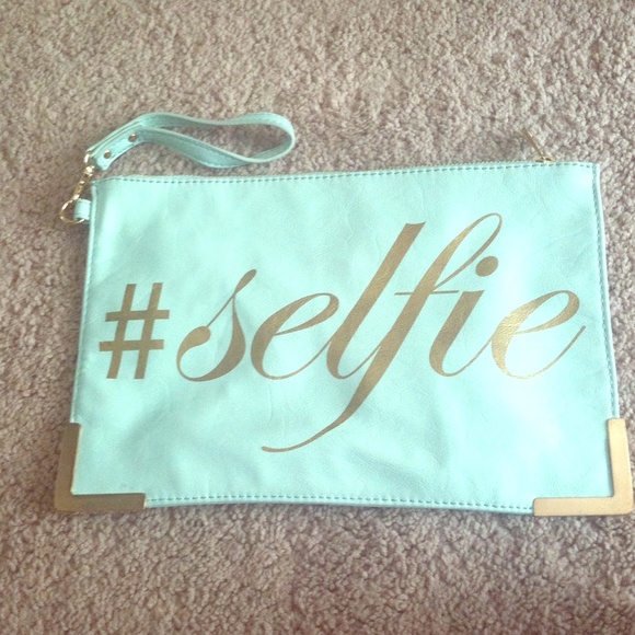 Aldo Selfie wristlet