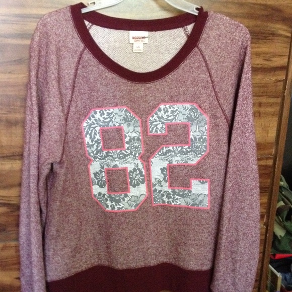 "82" Mossimo Pullover